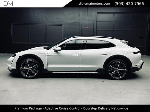 Used 2022 Porsche Taycan 4 Cross Turismo AWD/4WD image 4