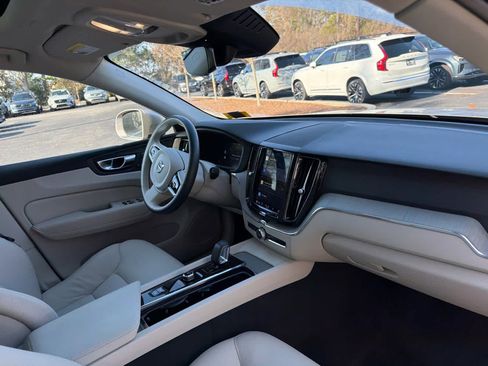 Certified 2023 Volvo XC60 B5 Plus image 18