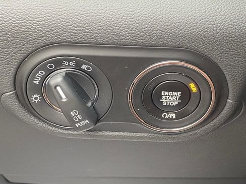 Used 2022 Maserati Levante GT image 35