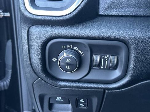 Used 2022 RAM 1500 Laramie image 31