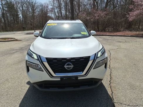 Used 2023 Nissan Rogue SV w/ SV Premium B Package image 3