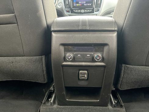Certified 2023 Chevrolet Traverse LT image 20