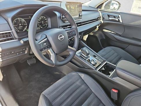 Used 2026 Nissan Rogue SL image 3