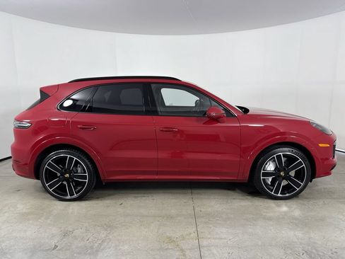 Certified 2023 Porsche Cayenne Turbo AWD/4WD image 8