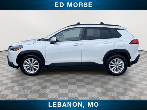 Used 2024 Toyota Corolla Cross LE w/ Moonroof Package FWD image 5