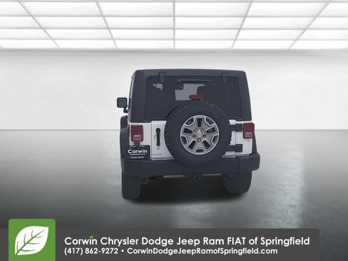 Used 2015 Jeep Wrangler Rubicon w/ Power Convenience Group image 12