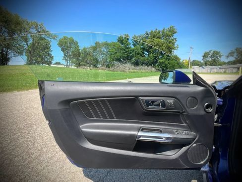 Used 2015 Ford Mustang Premium w/ Equipment Group 201A RWD image 17
