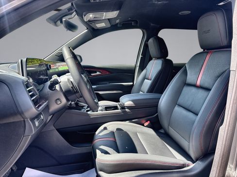 New 2026 Chevrolet Traverse RS w/ LPO, Floor Liner Package AWD/4WD image 19