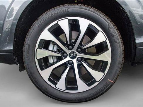 New 2026 Audi Q3 quattro 2.0T AWD/4WD image 9