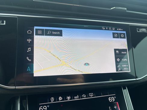Used 2019 Audi Q8 Premium Plus AWD/4WD image 24