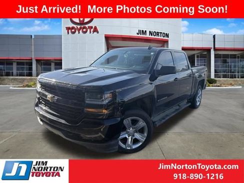 Used 2018 Chevrolet Silverado 1500 Custom w/ Custom Value Package RWD image 2