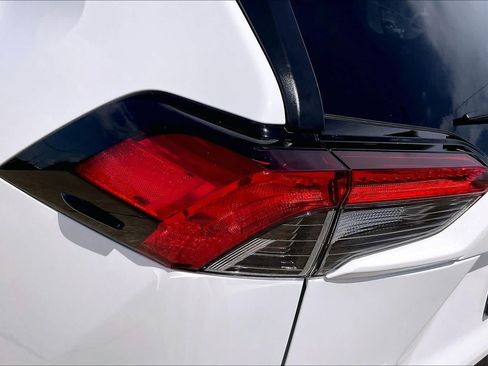 Used 2025 Toyota RAV4 XLE FWD image 29