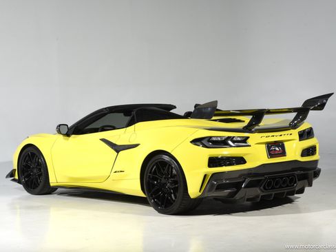 Used 2024 Chevrolet Corvette Z06 RWD image 5