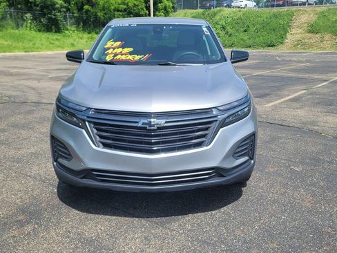 Used 2023 Chevrolet Equinox LS w/ LS Convenience Package AWD/4WD image 4
