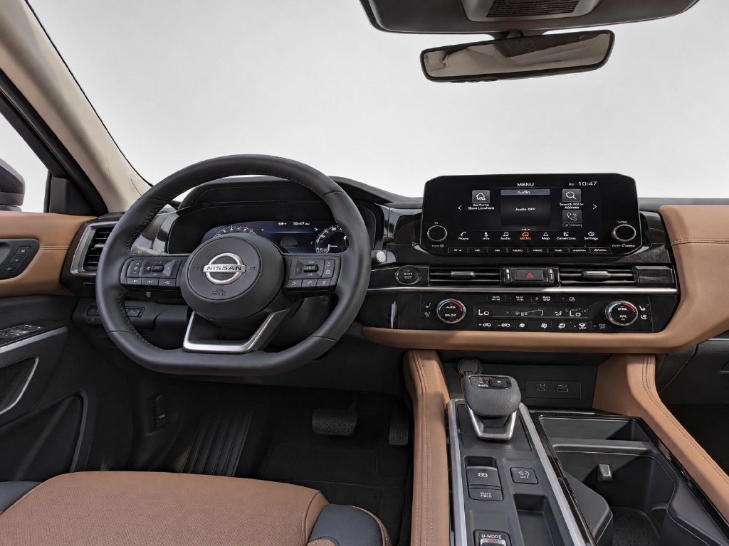 Certified 2025 Nissan Pathfinder Platinum w/ Cargo Package FWD image 29