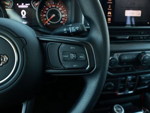 New 2026 Jeep Gladiator Sport AWD/4WD image 19