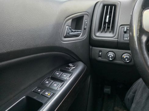 Used 2020 GMC Canyon SLT w/ Driver Alert Package image 19