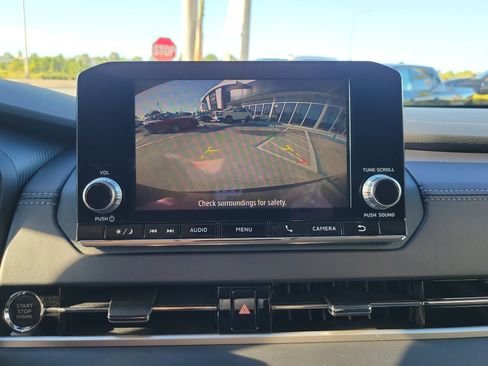 Used 2024 Mitsubishi Outlander ES image 10