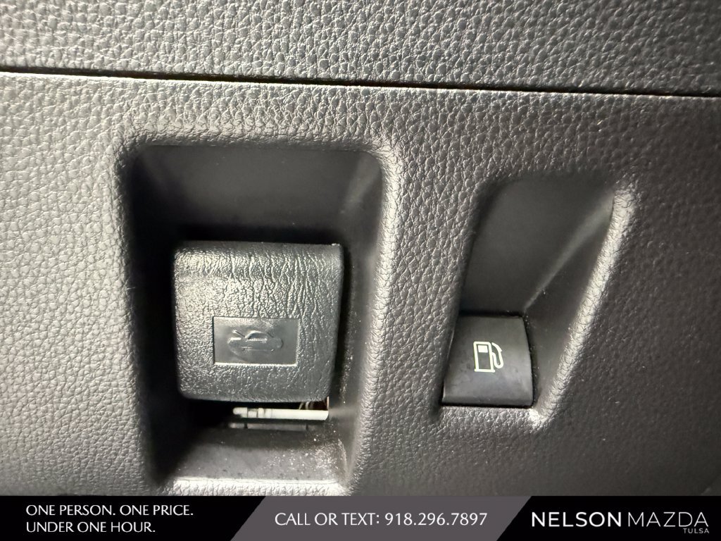Used 2024 Toyota Highlander XSE FWD image 25