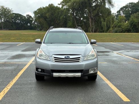 Used 2011 Subaru Outback 2.5i Limited w/ PWR Moonroof Pkg image 2