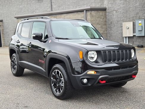 Used 2023 Jeep Renegade Trailhawk AWD/4WD image 11