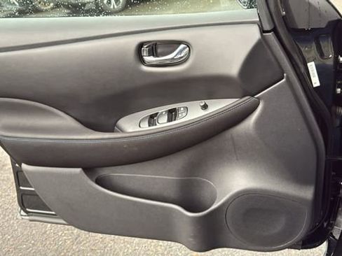 Certified 2022 Nissan Leaf S image 17