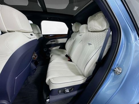 Certified 2025 Bentley Bentayga AWD/4WD image 12