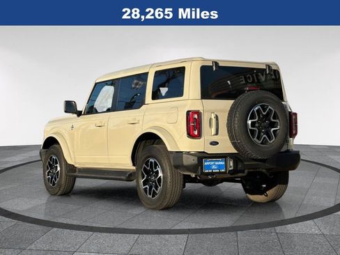 Used 2025 Ford Bronco Outer Banks image 7