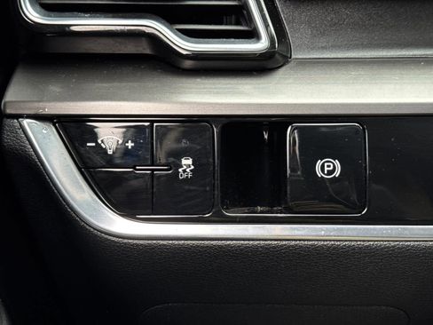 Used 2023 Kia Sportage EX image 23