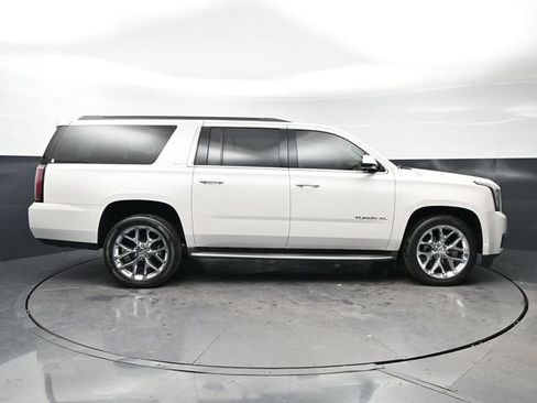 Used 2018 GMC Yukon XL SLT w/ Open Road Package AWD/4WD image 4