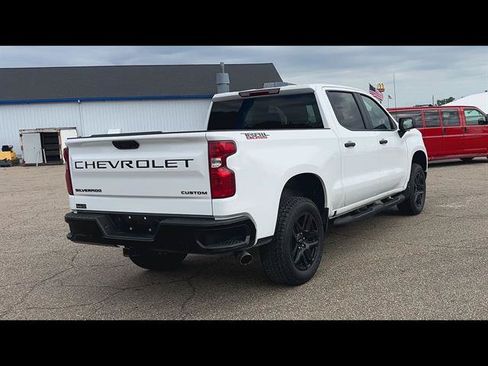 Used 2025 Chevrolet Silverado 1500 Custom Trail Boss w/ Turbomax Blackout Package AWD/4WD image 33