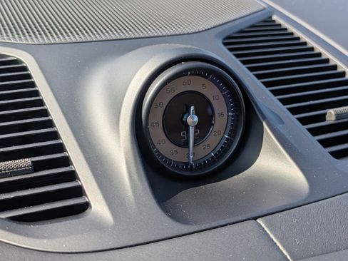 New 2025 Porsche Cayenne Turbo image 21