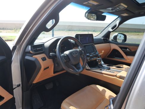 Certified 2024 Lexus LX 600 4WD w/ Luxury Package image 19