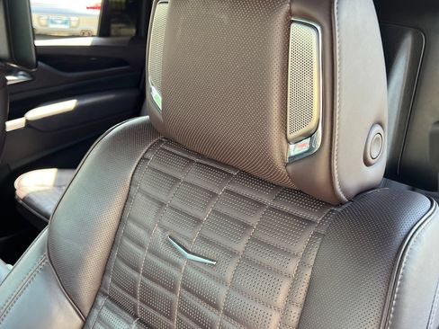 Used 2023 Cadillac Escalade ESV Sport Platinum w/ LPO, ONYX Package AWD/4WD image 40