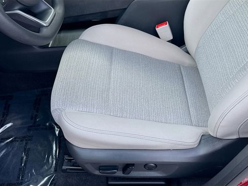 Used 2023 Nissan Rogue SV image 17