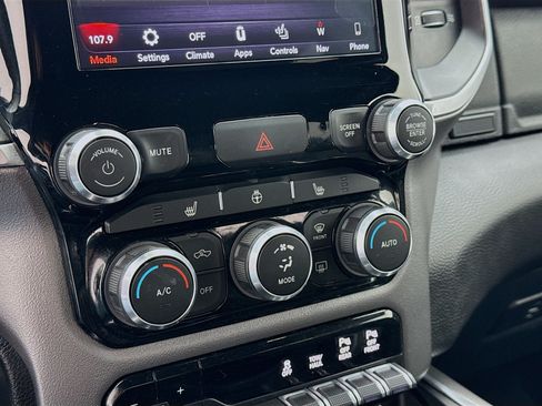 Used 2020 RAM 1500 Big Horn AWD/4WD image 12