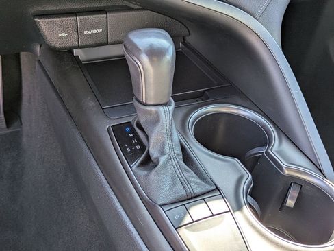 Used 2023 Toyota Camry SE image 11