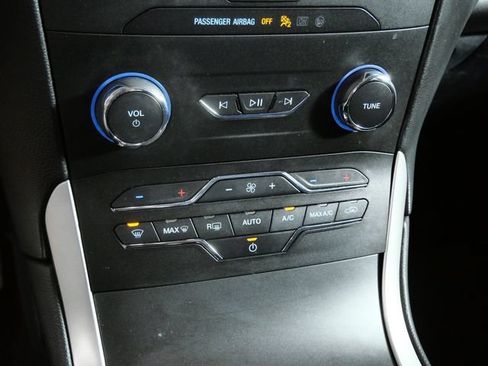 Certified 2019 Ford Edge SEL AWD/4WD image 20
