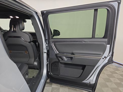 Used 2024 Rivian R1S Adventure AWD/4WD image 19