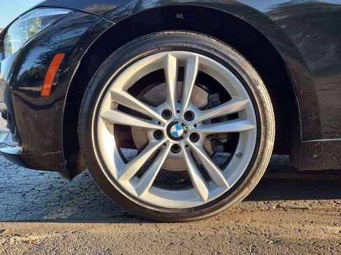 Used 2017 BMW 320i Sedan RWD image 9