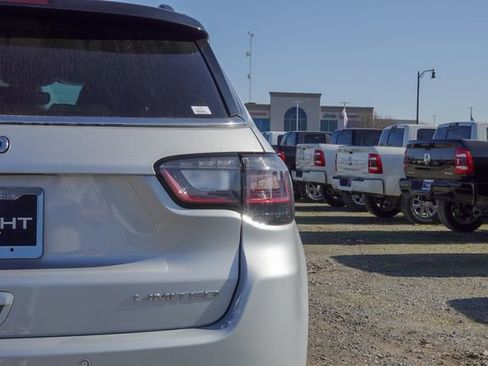 New 2025 Jeep Compass Limited w/ Elite Group image 7