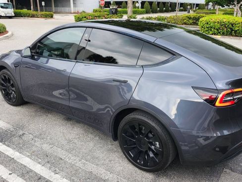 Used 2022 Tesla Model Y Long Range AWD/4WD image 4