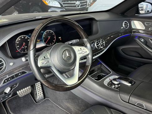 Used 2019 Mercedes-Benz S 560 Sedan image 2