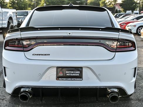 Used 2018 Dodge Charger R/T w/ Dynamics Package RWD image 8