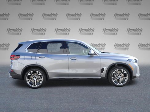 Certified 2026 BMW X5 sDrive40i w/ Climate Comfort Package RWD image 9