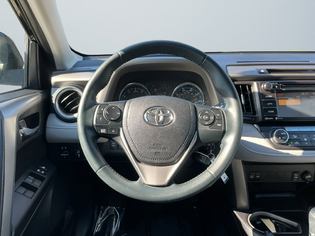 Used 2016 Toyota RAV4 XLE AWD/4WD image 13