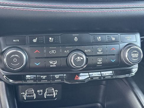 Used 2023 Dodge Durango GT AWD/4WD image 27