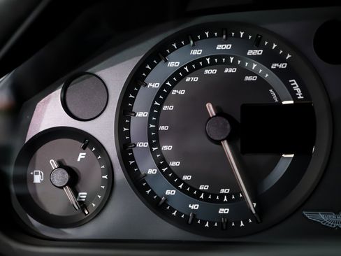 Used 2016 Aston Martin V8 Vantage GT image 18