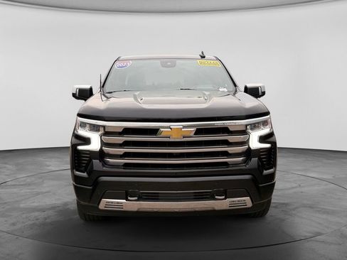 Used 2023 Chevrolet Silverado 1500 High Country w/ High Country Premium Package AWD/4WD image 3