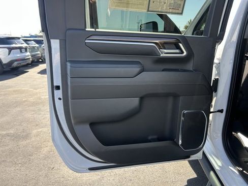 Used 2024 Chevrolet Silverado 3500 LT w/ Convenience Package image 13